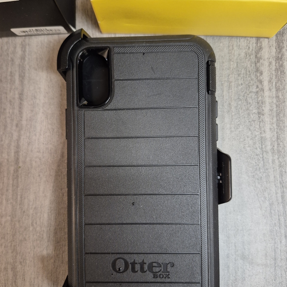 OtterBox Rugged Black Case - Picture 4 of 7